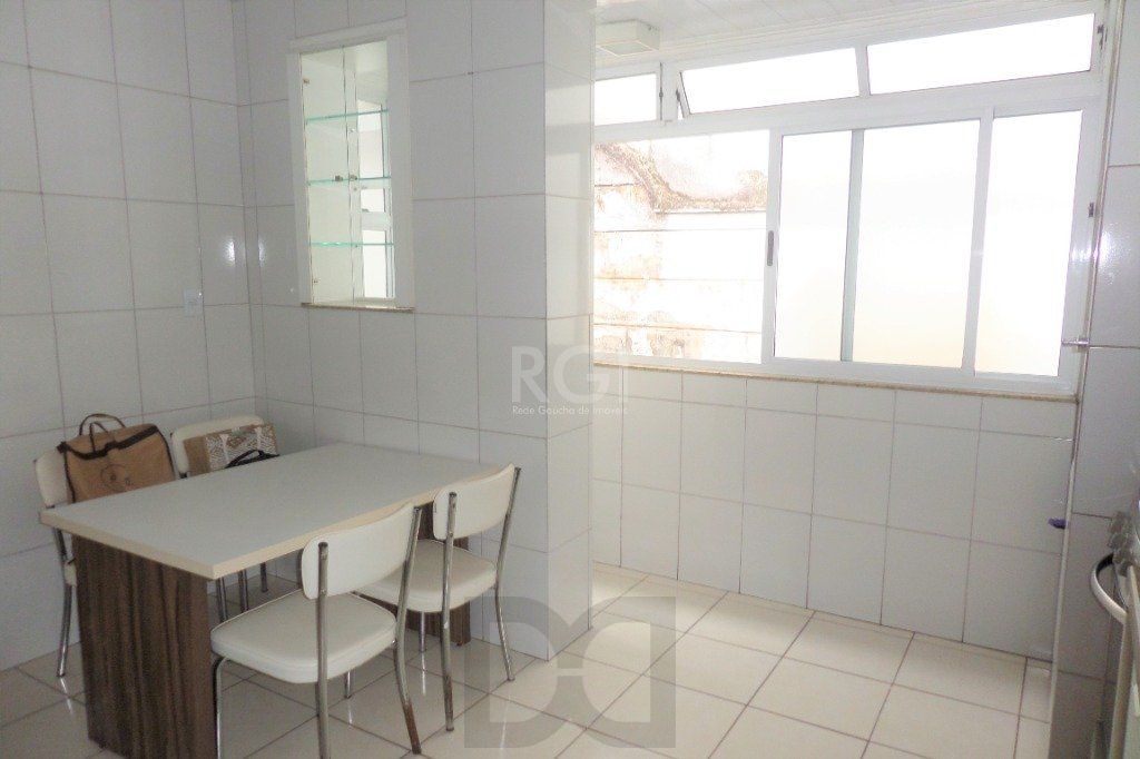Apartamento 3 dormitórios Menino Deus Reformado e Desocupado — foto 22
