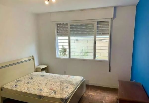 Apartamento no Petrópolis de 2 dormitórios e 2 vagas DESOCUPADO — foto 11