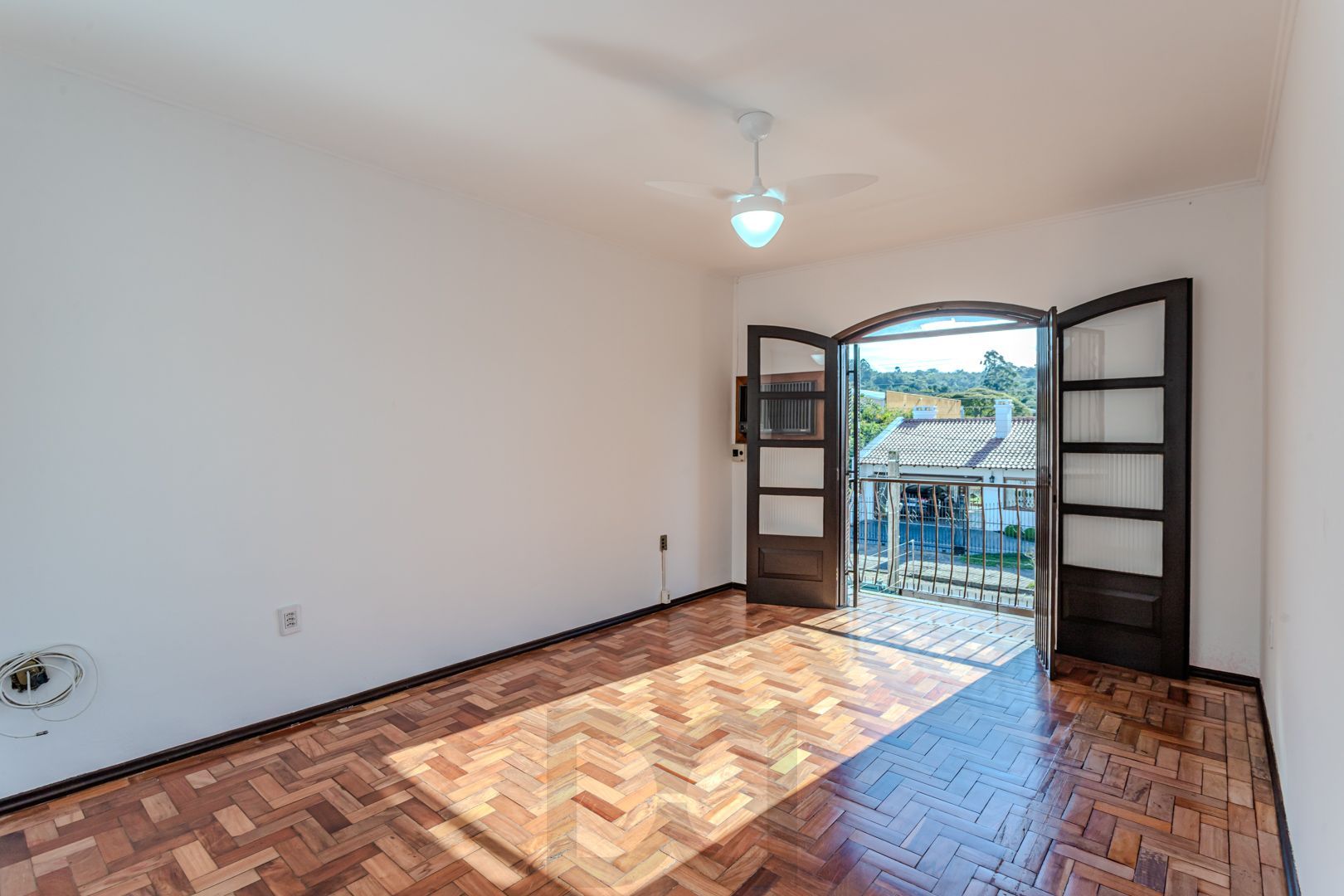 Casa no Partenon com 4 dormitórios e 4 vagas DESOCUPADA — foto 36