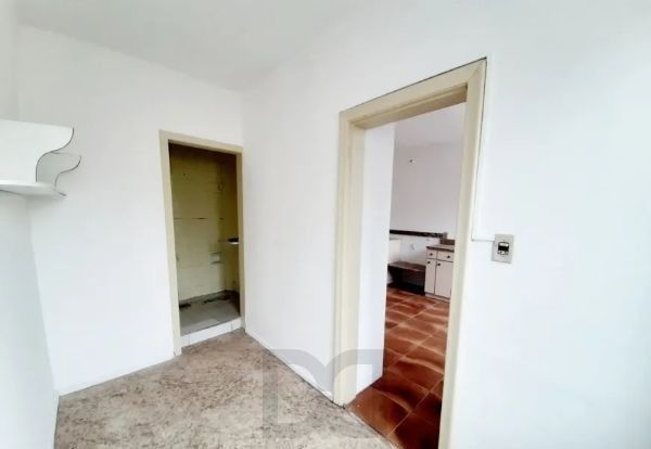Apartamento no Petrópolis de 3 dormitórios e 2 vagas DESOCUPADO — foto 28