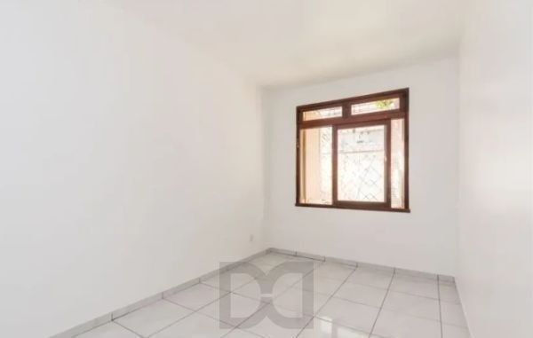 Apartamento de 2 dormitórios térreo DESOCUPADO no bairro Praia de Belas — foto 11
