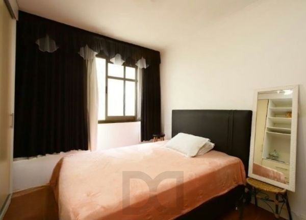 Apartamento TÉRREO com pátio no Menino Deus de 2 dormitórios e vaga rotativa — foto 10