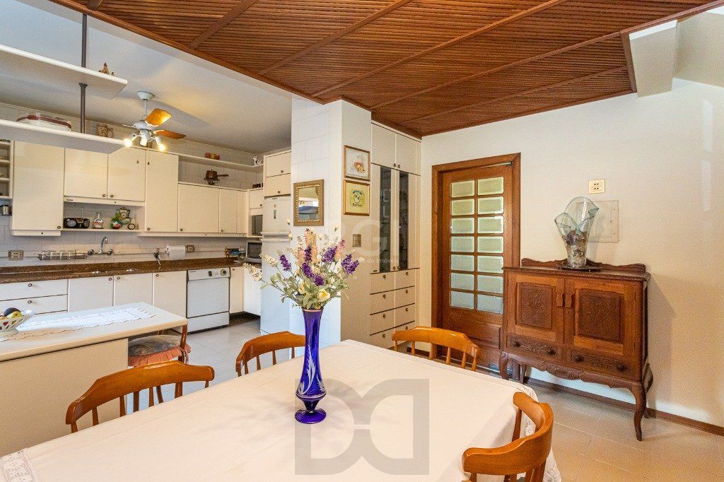 Casa sobrado no Partenon de 3 dormitórios e amplo pátio — foto 20
