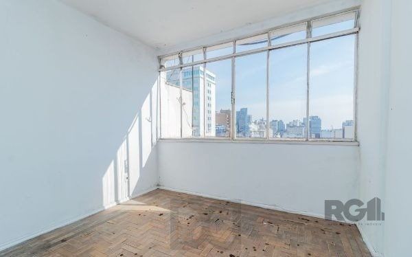 Apartamento no Centro de 3 dormitórios DESOCUPADO — foto 1
