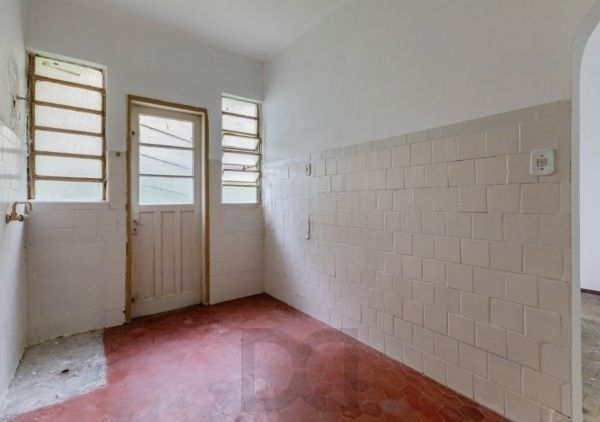Apartamento no Partenon térreo de 2 dormitórios e 2 pátios DESOCUPADO — foto 18