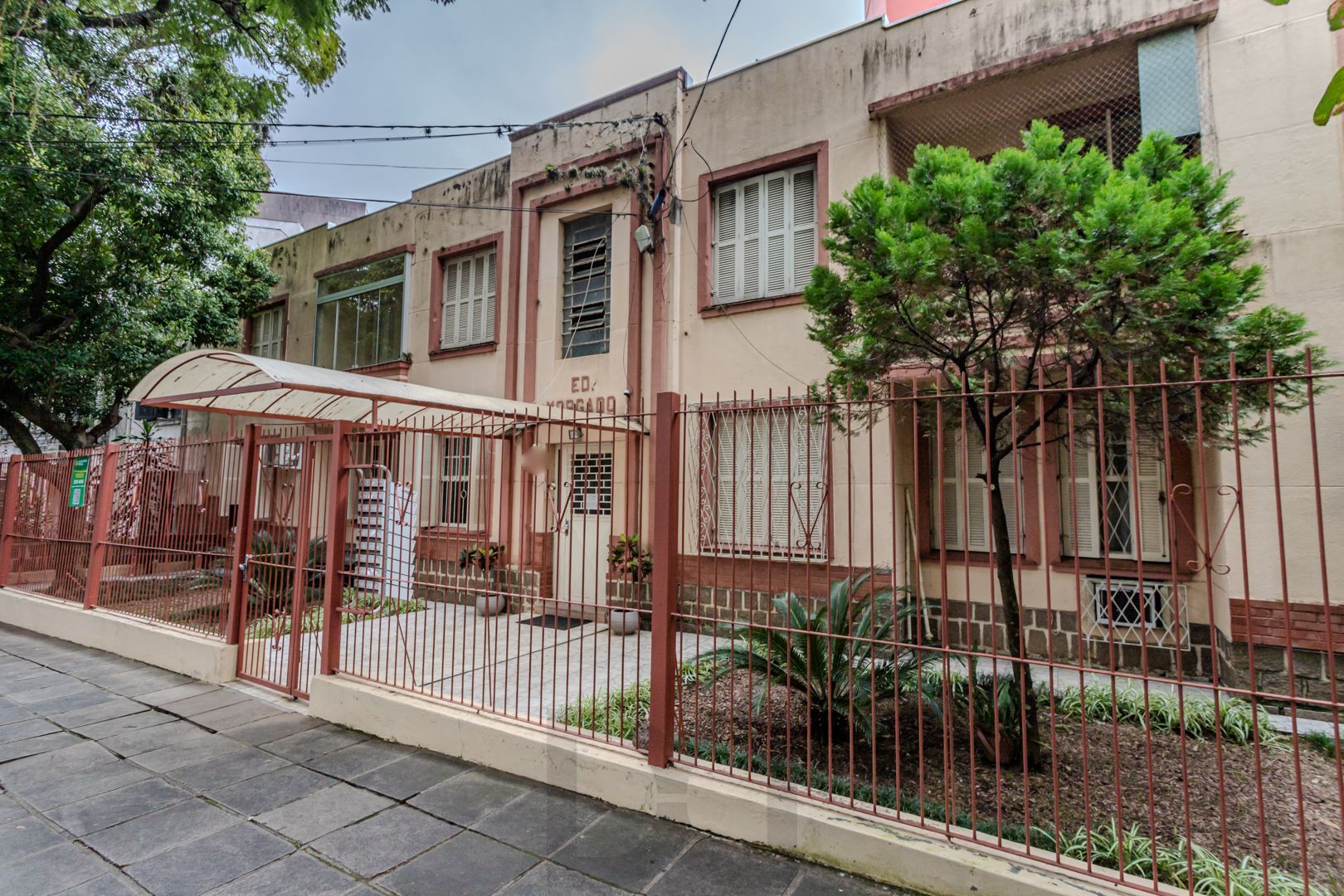 Apartamento no bairro Petrópolis de 2 dormitórios térreo com pátio DESOCUPADO — foto 25
