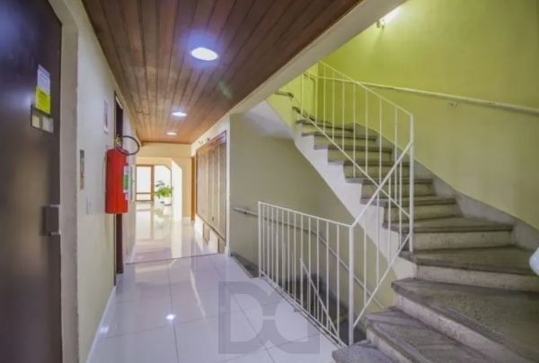 Apartamento no bairro Petrópolis de 2 dormitórios e vaga DESOCUPADO — foto 20