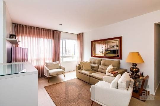 Apartamento no Menino Deus de 3 dormitórios e 2 vagas — foto 1