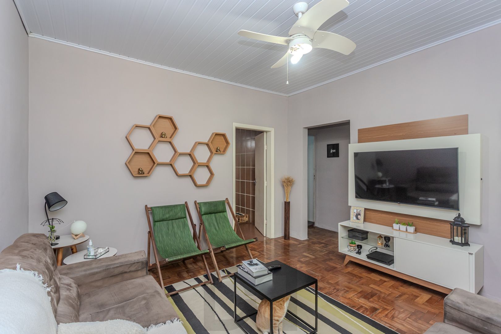 Casa no bairro Jardim Botânico de 3 dormitórios e garagem e terreno com 370m² — foto 3