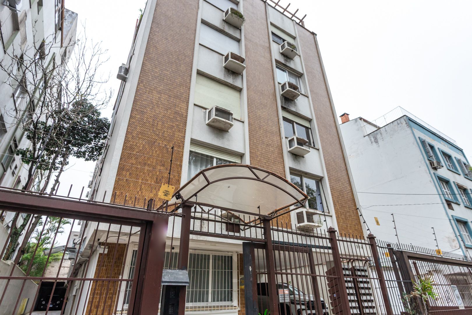 Apartamento no bairro Santa Cecilia de 2 dormitórios e vaga - DESOCUPADO — foto 1