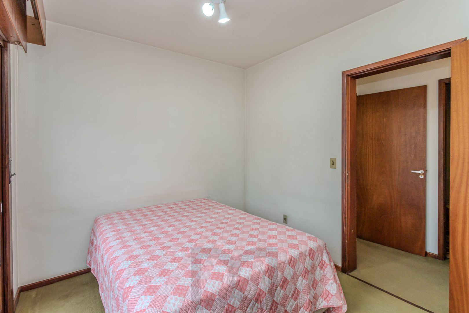 Apartamento no bairro Floresta de 3 dormitórios e vaga DESOCUPADO — foto 7
