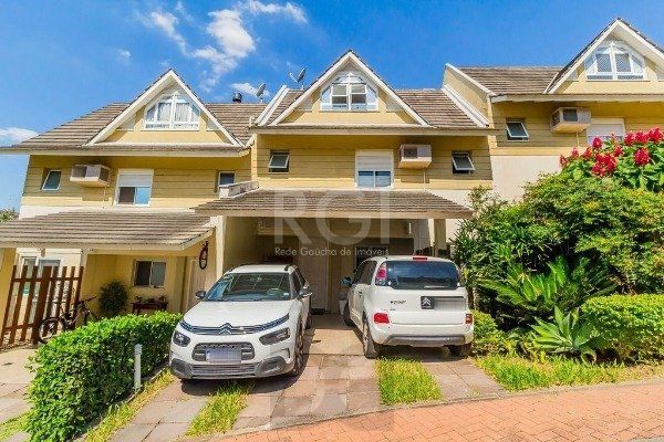 Casa em condomínio no bairro Teresópolis de 3 dormitórios e 2 vagas e infra — foto 1