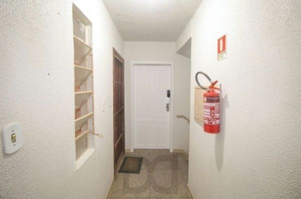 Apartamento no Jardim Leopoldina de 2 dormitórios reformado DESOCUPADO — foto 17