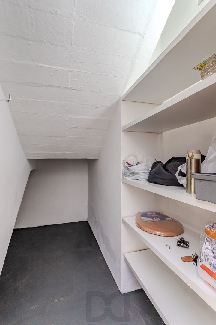 Casa no Partenon com 4 dormitórios e 4 vagas DESOCUPADA — foto 8