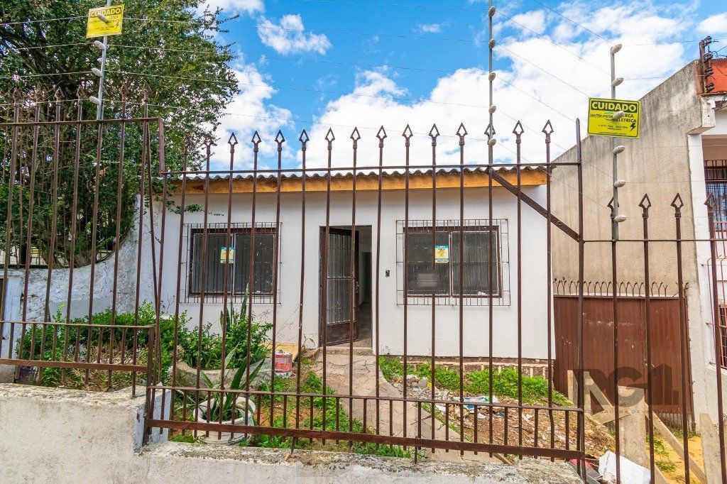 Casa no bairro Cristal de 3 dormitórios — foto 1