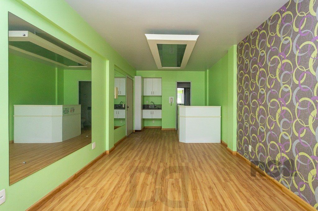 Sala comercial no Menino Deus desocupada — foto 8