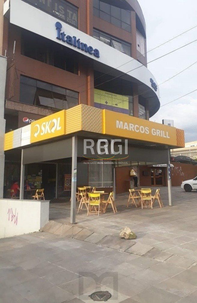 Casa Comercial para Venda - 360m², 0 dormitórios, Petrópolis — foto 1