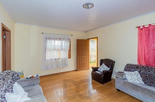Casa / Terreno com 3 casas de alvenaria no bairro Morro Santana — foto 4