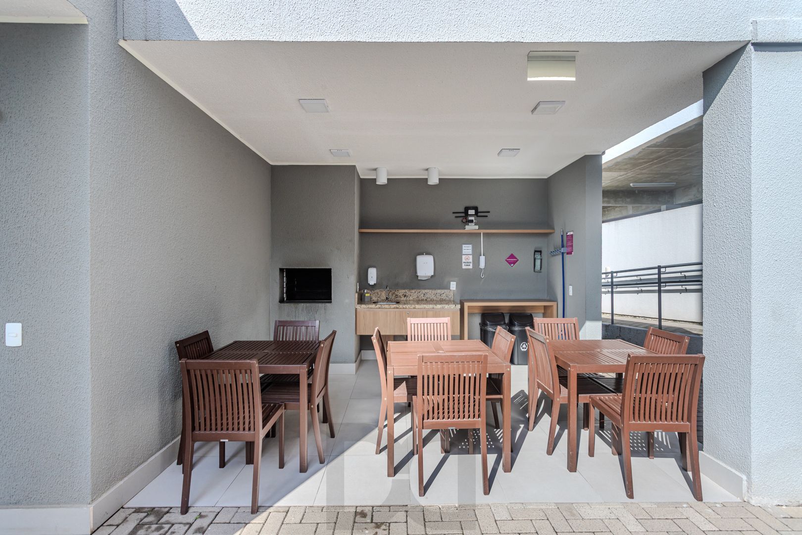 Apartamento no Sarandi de 2 dormitórios vaga e infra DESOCUPADO — foto 35