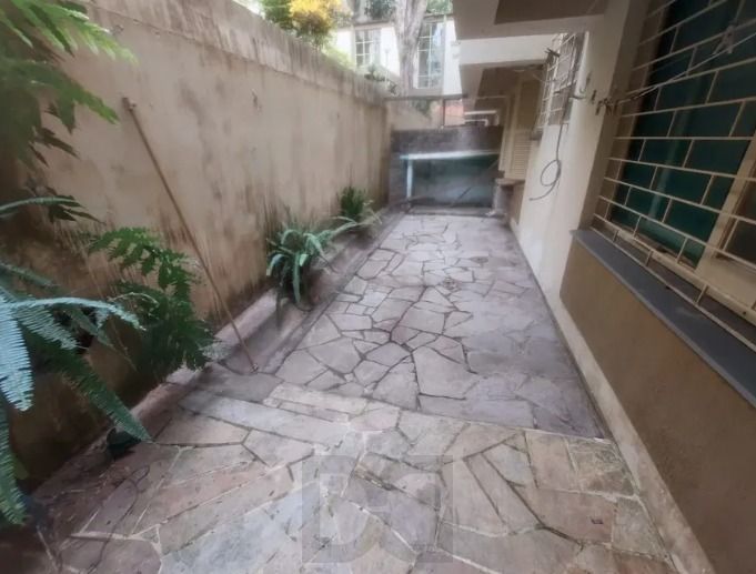 Apartamento térreo no Menino Deus de 1 dormitório com pátio DESOCUPADO — foto 18