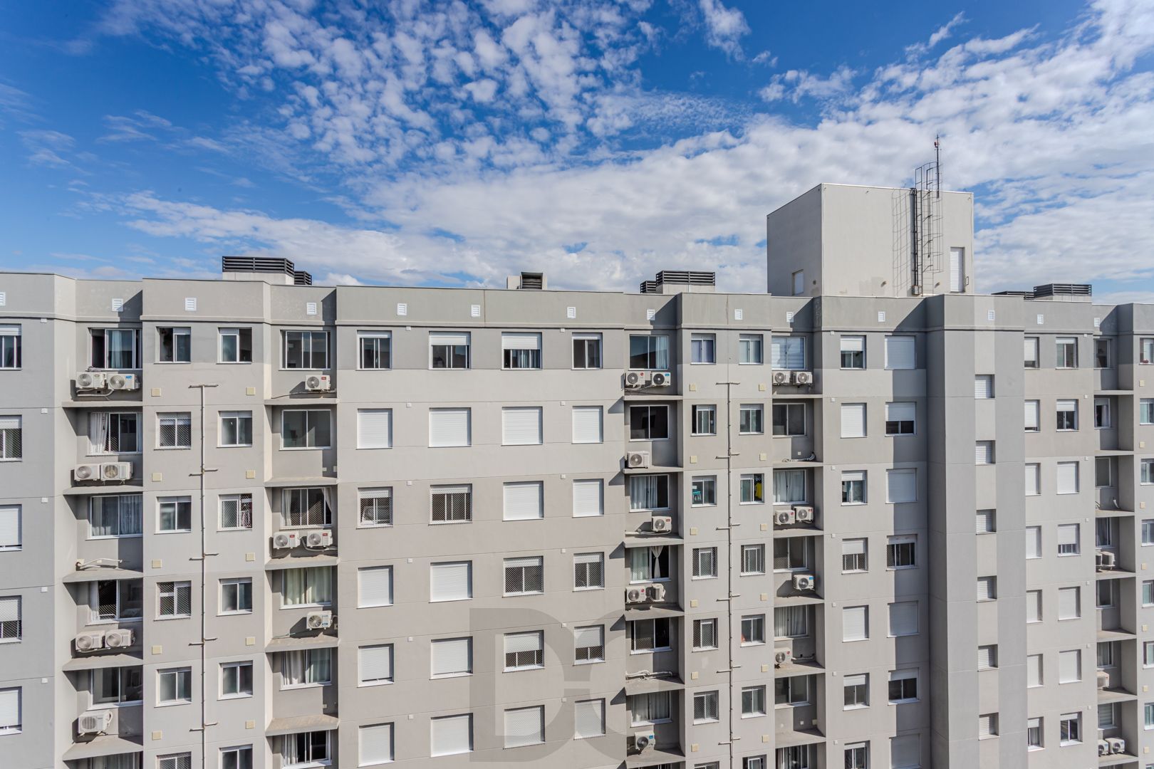 Apartamento no Sarandi de 2 dormitórios vaga e infra DESOCUPADO — foto 16