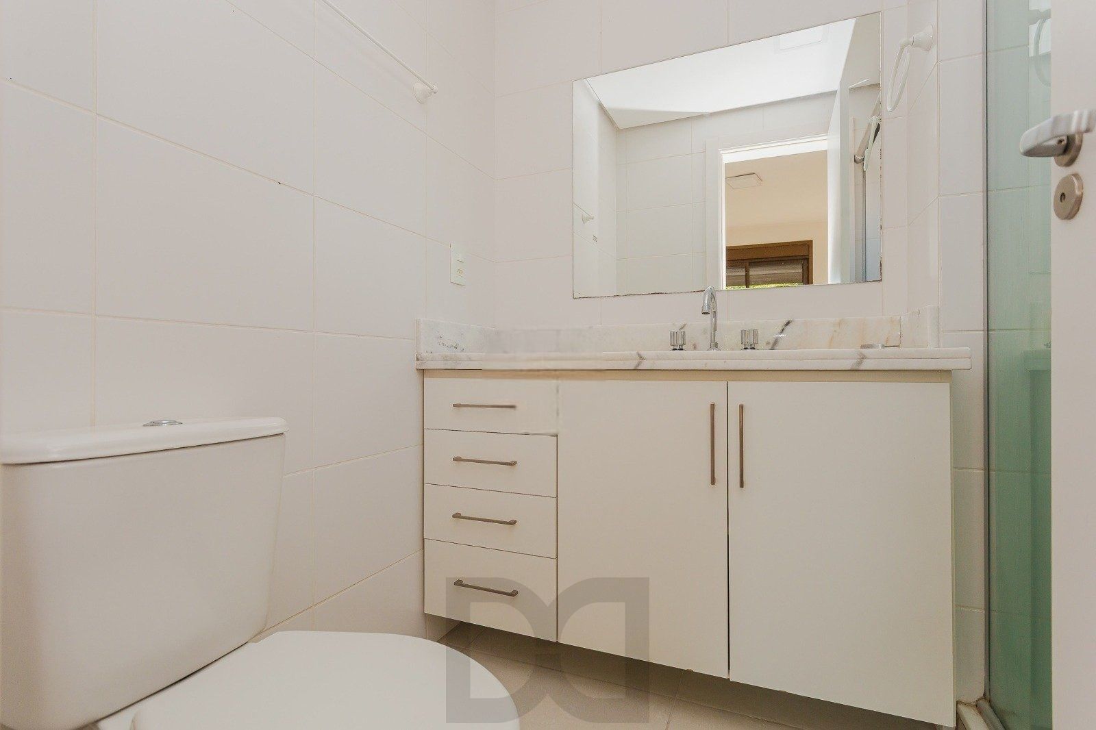 Apartamento 2 dormitórios, 1 suíte, 60m² privativos, 1 vaga coberta, no bairro Higienópolis. — foto 8