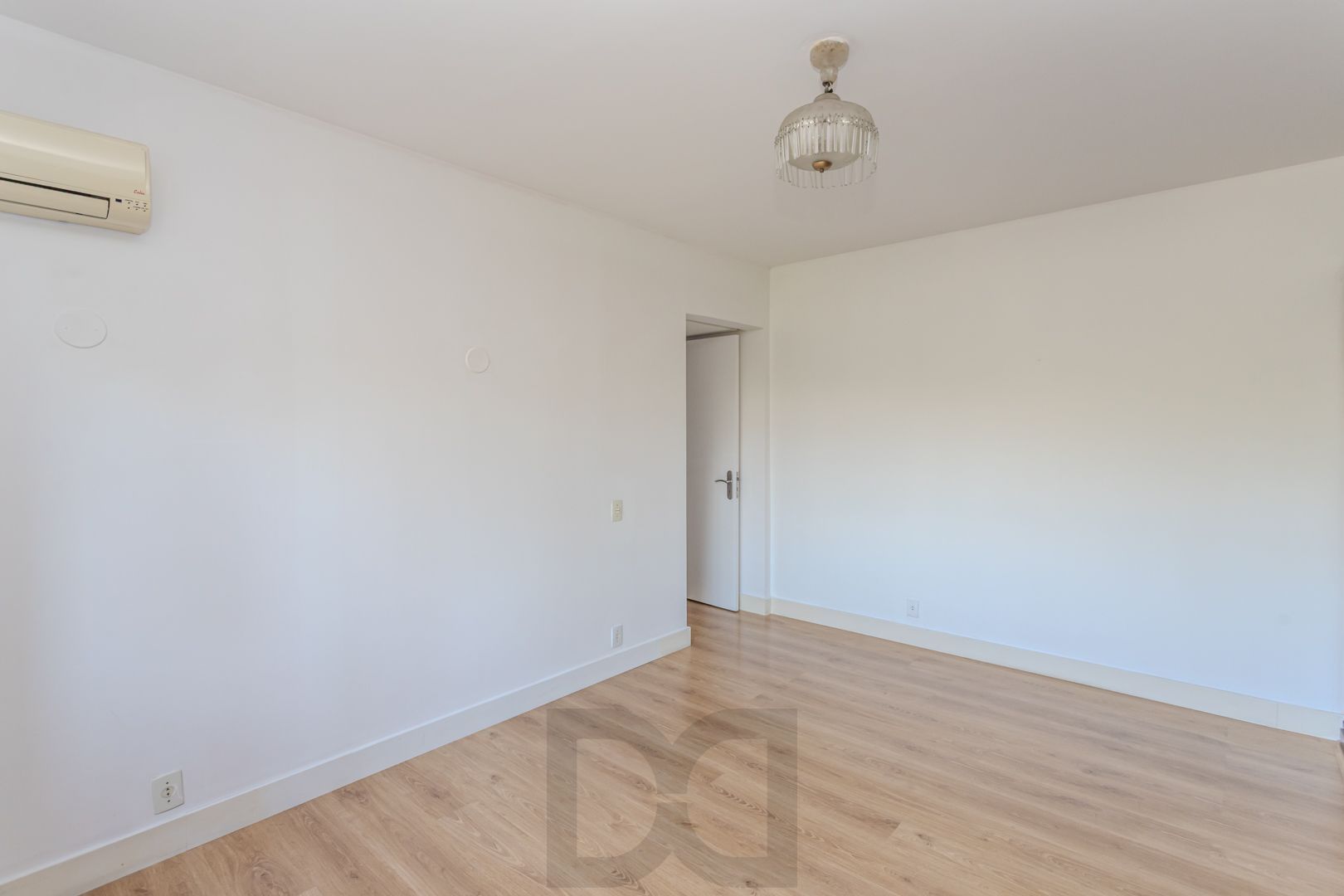 Apartamento no Moinhos de Vento de 3 dormitórios vaga e infra DESOCUPADO — foto 10
