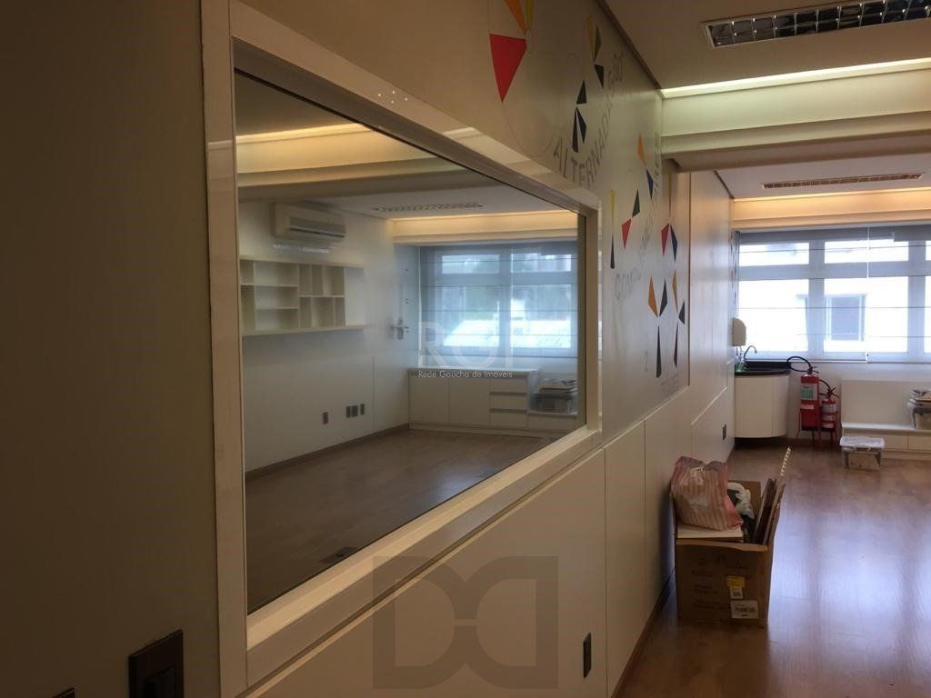 Conjunto/Sala para Venda - 73.6m², 0 dormitórios, Petrópolis — foto 2