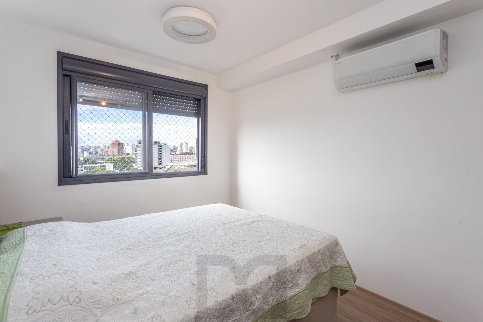 Apartamento 02 dormit com suíte e 01 vaga, no bairro Azenha, em Porto Alegre. — foto 17