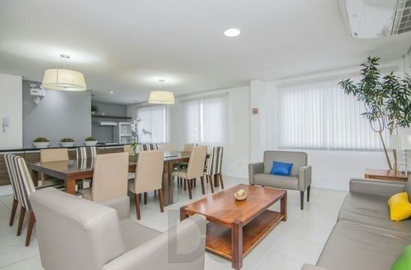Apartamento no Menino Deus de 2 Dormitórios vaga e infra DESOCUPADO — foto 36