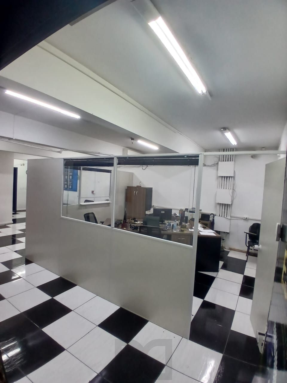 Sala comercial, andar inteiro com 193,90 m² — foto 11