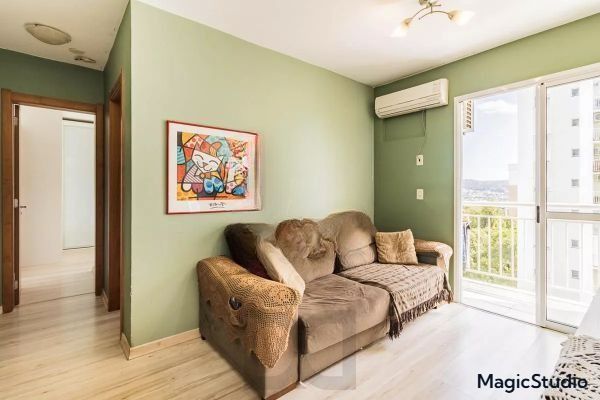 Apartamento à venda com 62m², 2 quartos e 1 vaga escriturada.