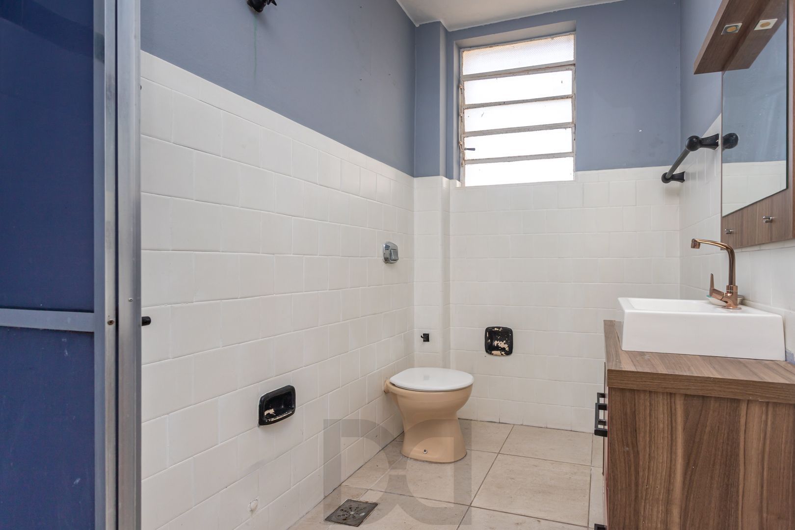 Apartamento no bairro Teresópolis de 2 dormitórios térreo com pátio — foto 9