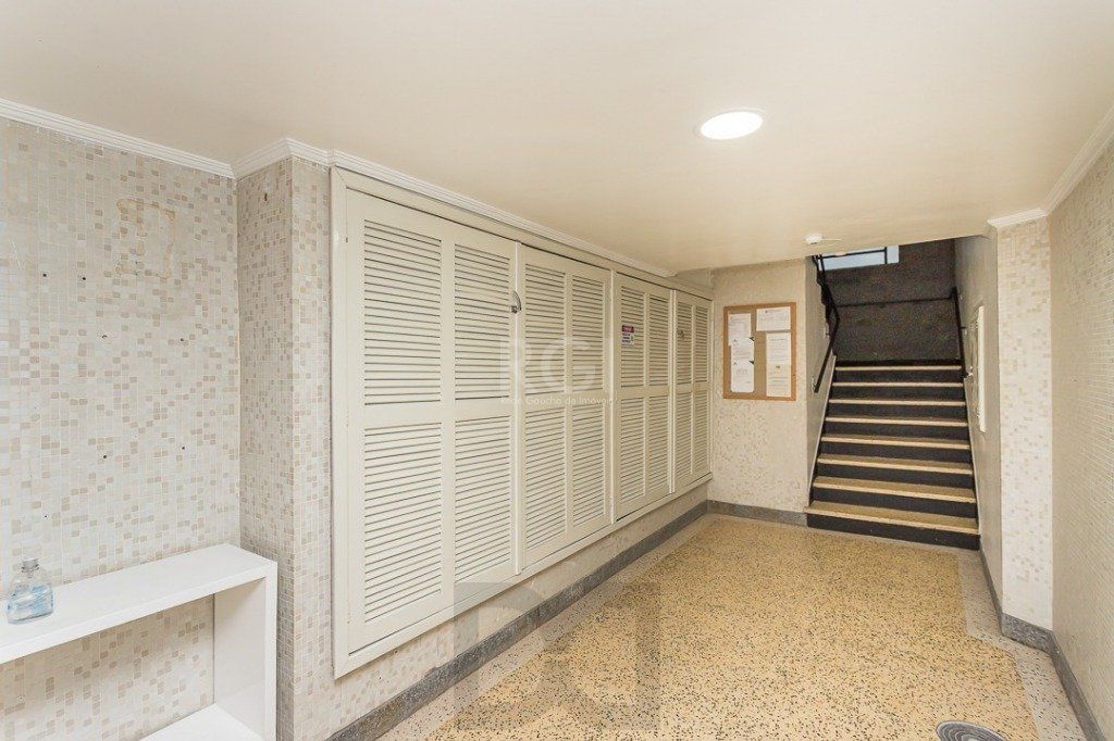 Apartamento para Venda - 65.61m², 2 dormitórios, Petrópolis — foto 2