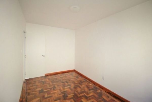 Apartamento no Jardim Leopoldina de 2 dormitórios reformado DESOCUPADO — foto 11