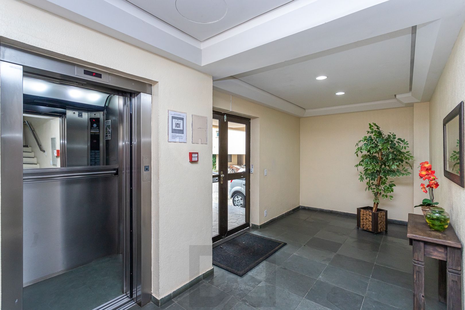 Apartamento diferenciado no bairro Nonoai de 3 dormitórios 2 vagas e infra — foto 54