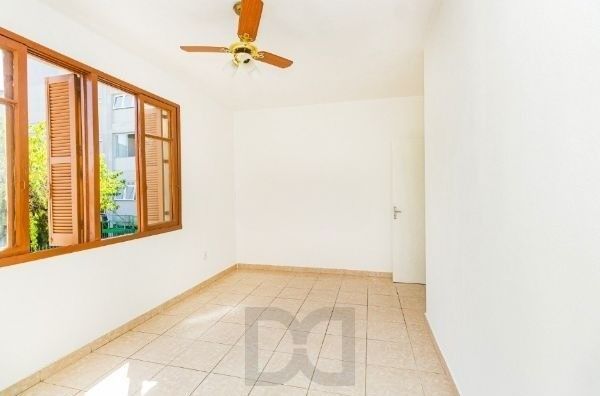 Apartamento de 2 dormitórios no bairro Santa Cecilia DESOCUPADO — foto 8