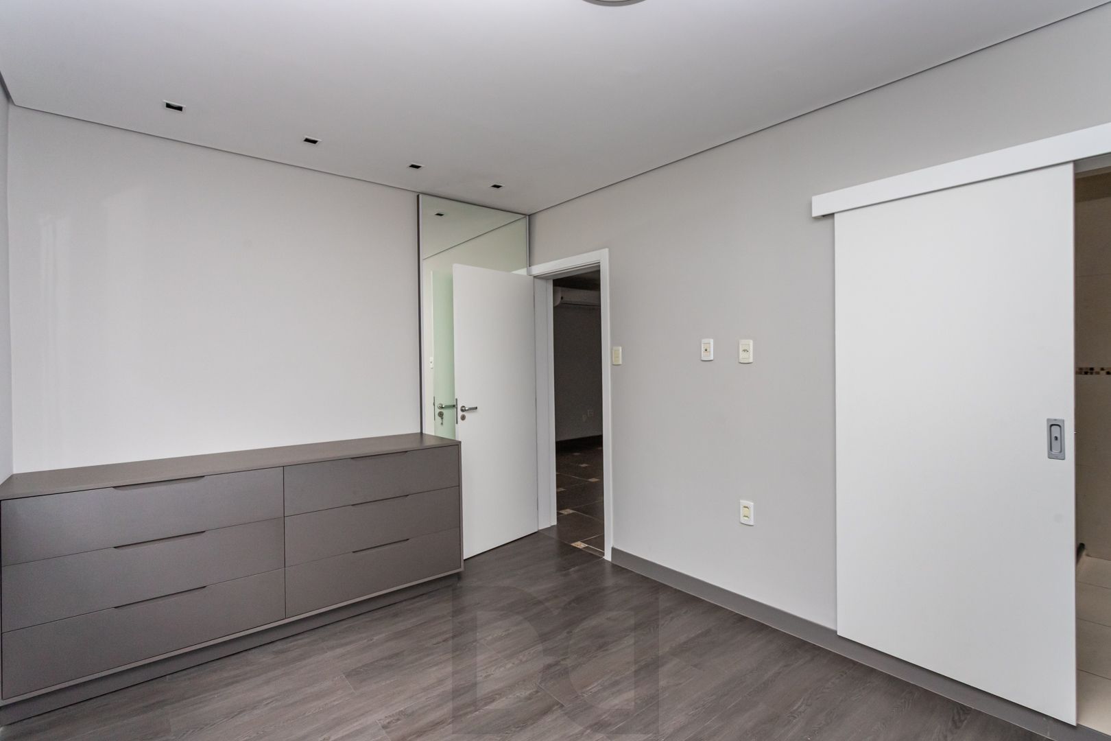 Apartamento no Bom Fim de 2 dormitórios DESOCUPADO — foto 11