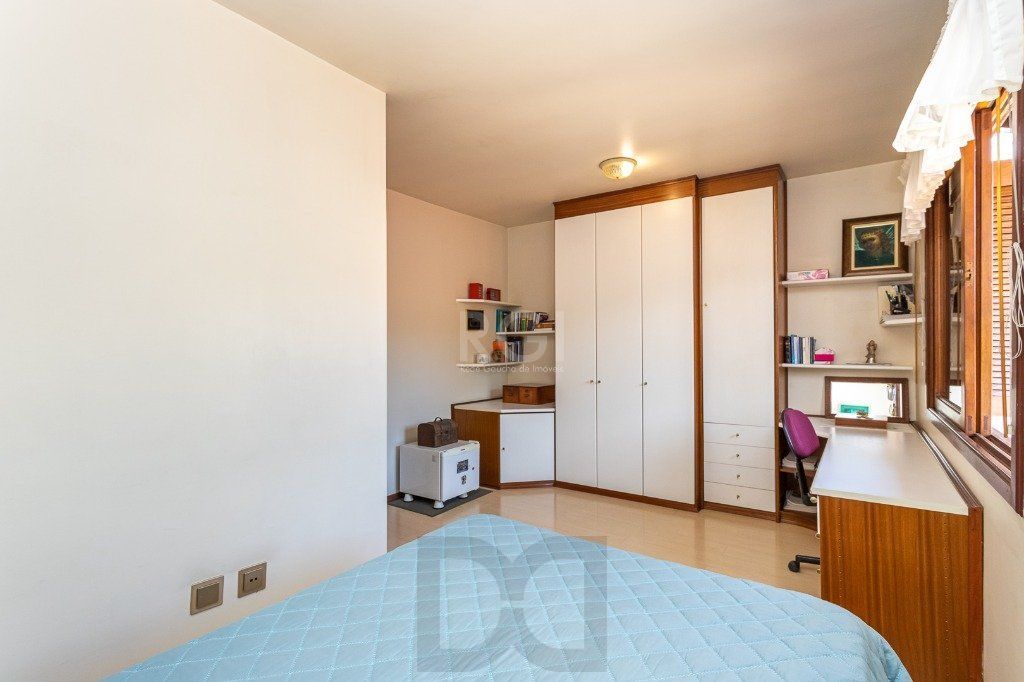 Casa sobrado no Partenon de 3 dormitórios e amplo pátio — foto 45