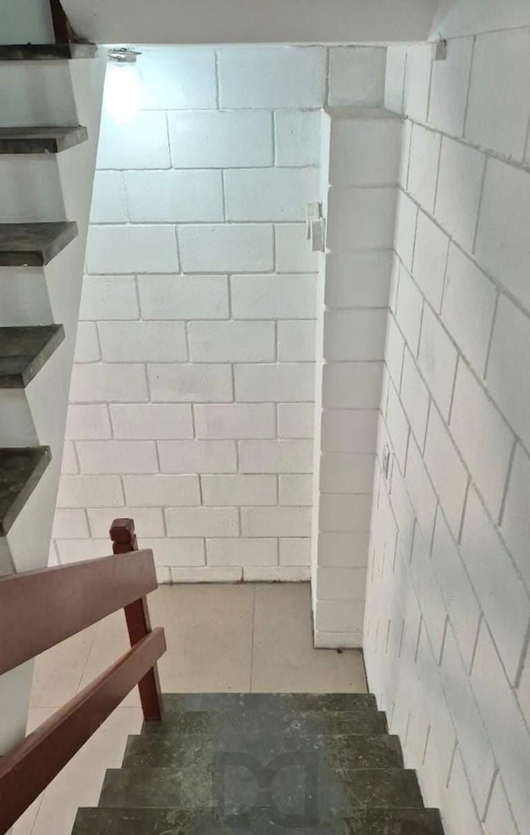 Apresentamos esta excelente casa no bairro Jardim Itu, em Porto Alegre, com 175m² privativos, perfeita para quem busca amplitude, conforto e qualidade de vida em uma região tranquila e valorizada. — foto 24