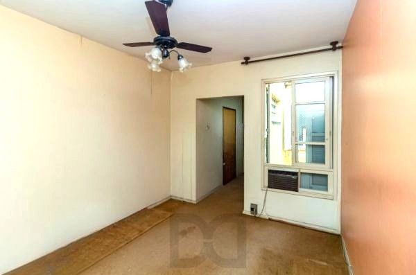Apartamento de 2 dormitórios no Menino Deus DESOCUPADO — foto 4