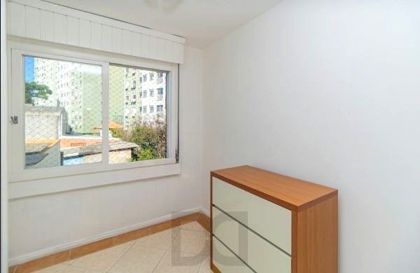 Apartamento de 2 dormitórios SEMI MOBILIADO / DESOCUPADO — foto 7