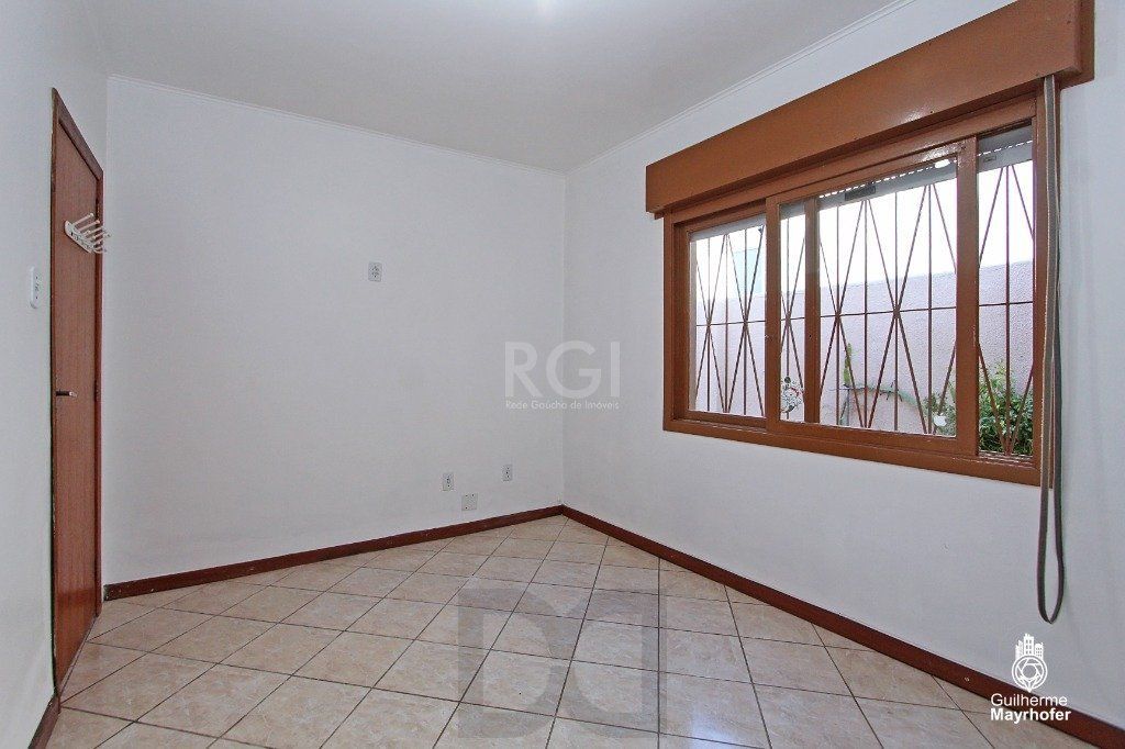 Casa no bairro Cavalhada de 3 dormitórios e amplo pátio — foto 14