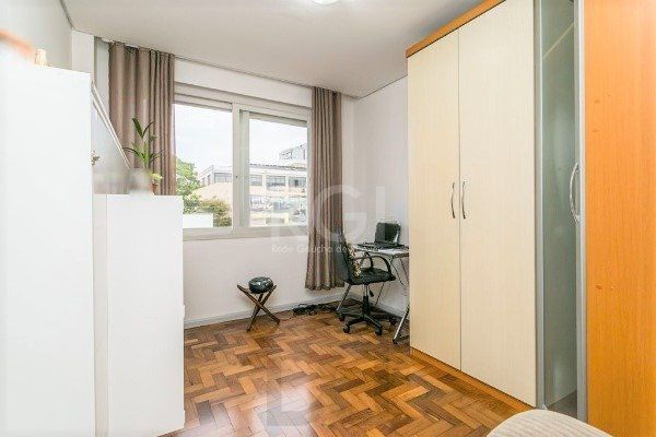 Apartamento no bairro Vila Ipiranga de 2 dormitórios e 2 vagas DESOCUPADO — foto 13