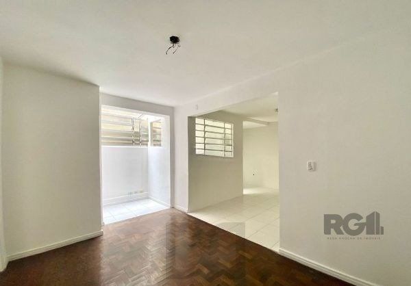 Apartamento no Praia de Belas de 2 dormitórios DESOCUPADO — foto 3