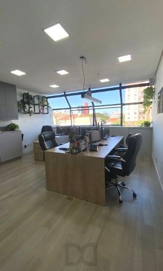 Sala comercial no bairro Petrópolis MOBILIADA com vaga — foto 5