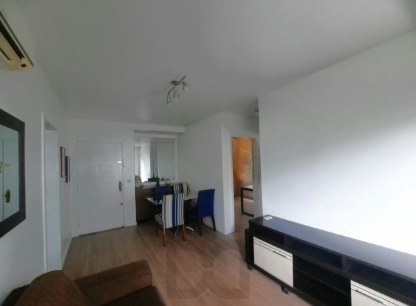 Apartamento de 2 dormitórios e vaga no bairro Boa Vista — foto 2