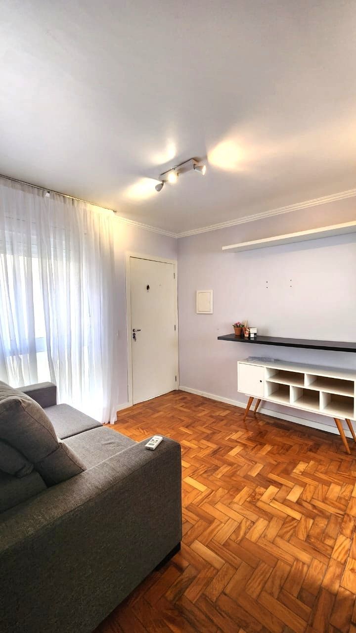 Apartamento no Petrópolis de 2 dormitórios REFORMADO — foto 1