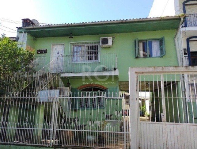 Casa sobrado no bairro Petrópolis de 4 dormitórios — foto 2