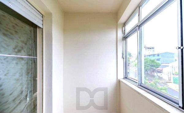 Apartamento na Medianeira de 2 dormitórios e vaga DESOCUPADO — foto 9